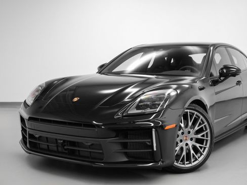 Certified 2025 Porsche Panamera 4 AWD/4WD image 7