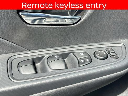 Used 2025 Nissan Versa SV w/ Trunk Package FWD image 17