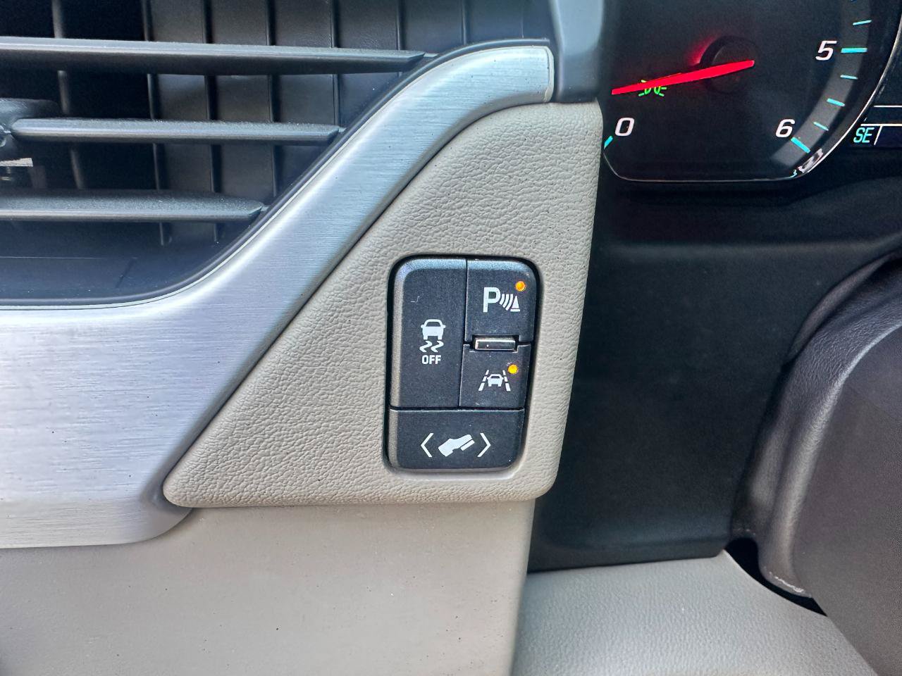 Used 2019 GMC Yukon SLT w/ Open Road Package RWD image 43
