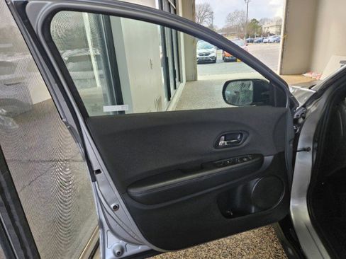 Used 2019 Honda HR-V Sport image 15