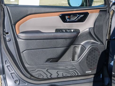 Used 2025 Subaru Forester Sport image 19