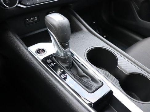 Used 2025 Nissan Altima 2.5 SV image 35