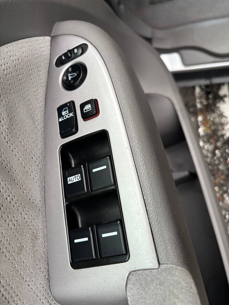 Used 2010 Honda Odyssey LX image 13