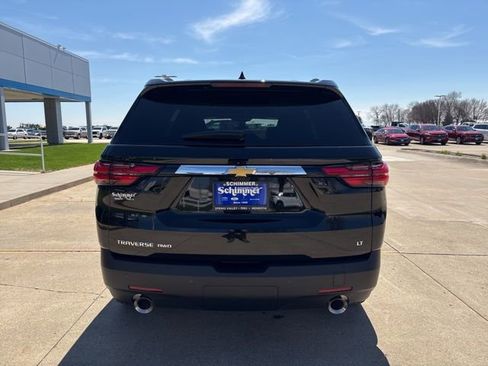 Used 2023 Chevrolet Traverse LT w/ LT Premium Package image 7