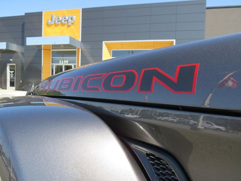 New 2025 Jeep Gladiator Rubicon image 15