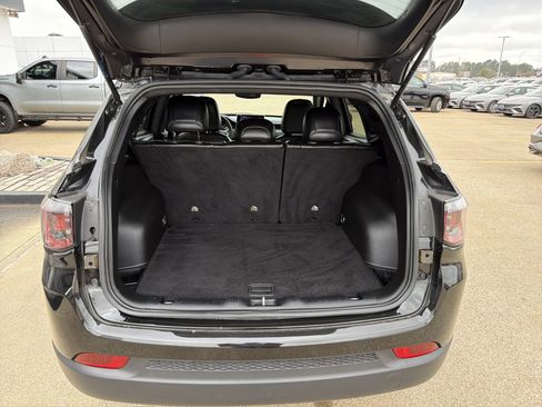 Used 2025 Jeep Compass Latitude w/ Altitude Special Edition image 22