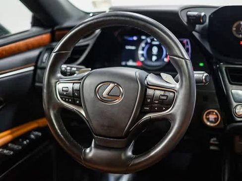 Used 2024 Lexus ES 350 w/ Premium Package image 16