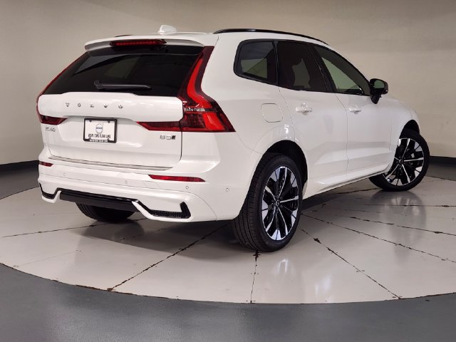 Certified 2026 Volvo XC60 B5 Plus AWD/4WD image 2