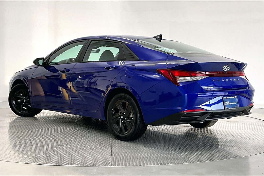 Certified 2023 Hyundai Elantra SEL w/ Preferred Accessory Package FWD image 12