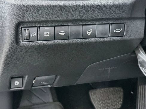 Used 2023 Toyota RAV4 SE w/ Weather & Moonroof Package AWD/4WD image 10