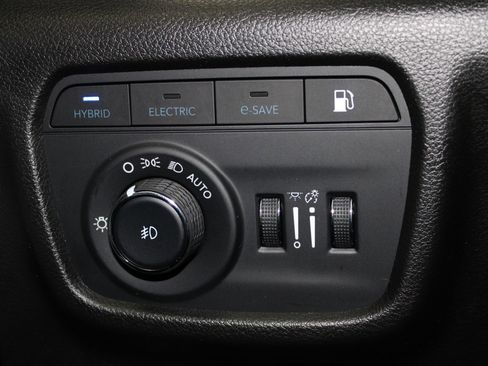 Used 2023 Jeep Grand Cherokee Trailhawk w/ Advanced Protech Group II AWD/4WD image 44