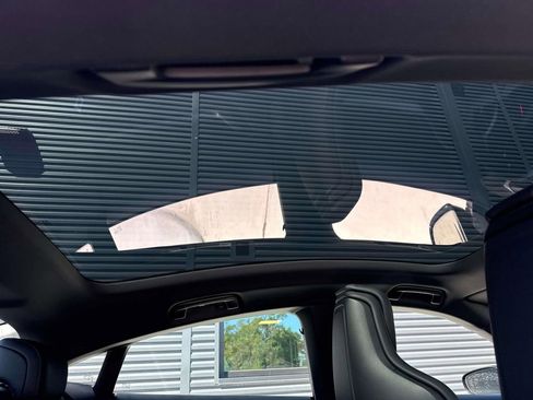 Used 2025 Porsche Taycan 4S image 15