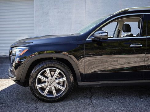 Used 2023 Mercedes-Benz GLS 450 4MATIC image 11