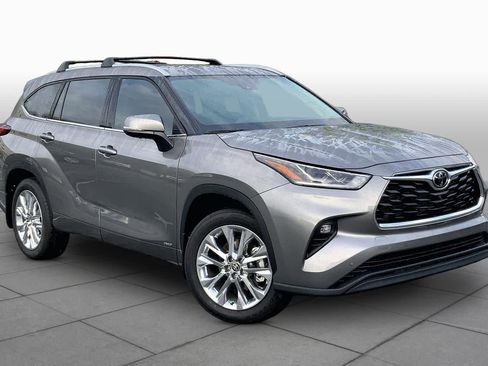 Used 2026 Toyota Highlander Limited AWD/4WD image 3