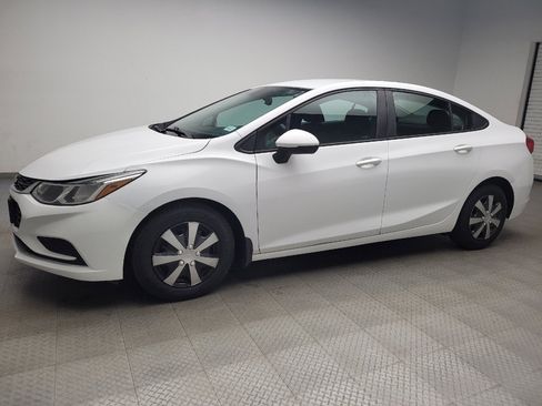 Used 2017 Chevrolet Cruze LS w/ LS Fleet Convenience Package FWD image 2