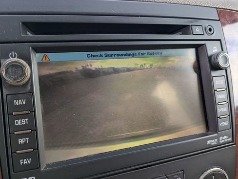 Used 2011 Chevrolet Suburban LTZ image 24