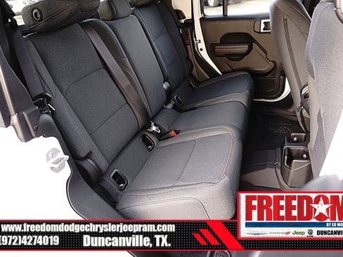 New 2026 Jeep Gladiator Sport AWD/4WD image 16