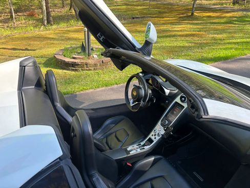 Used 2015 McLaren 650S Spider RWD image 16
