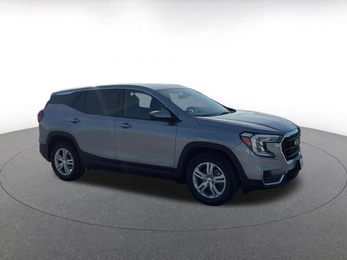 Used 2024 GMC Terrain SLE FWD image 2