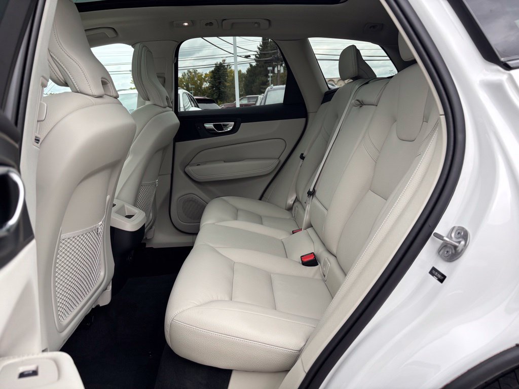 Certified 2024 Volvo XC60 B5 Plus w/ Climate Package AWD/4WD image 19