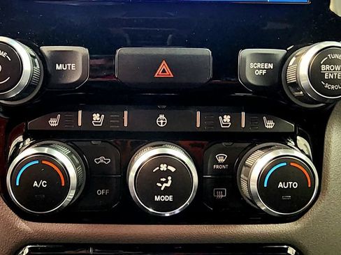Used 2023 RAM 1500 Laramie AWD/4WD image 19