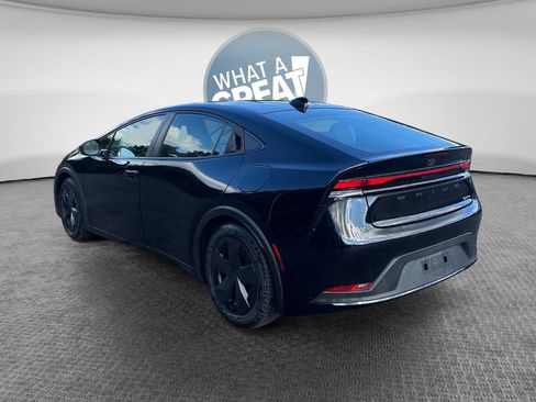 Used 2023 Toyota Prius LE FWD image 6