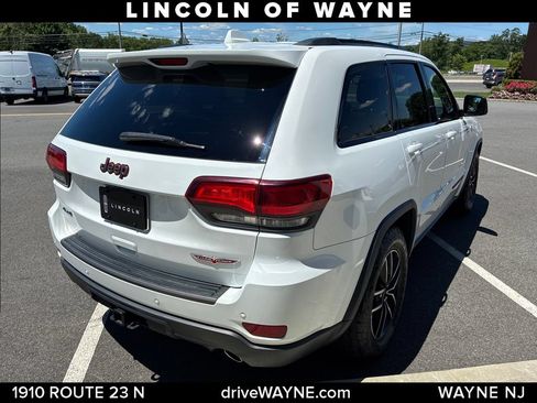 Used 2021 Jeep Grand Cherokee Trailhawk w/ Trailhawk Luxury Group AWD/4WD image 7