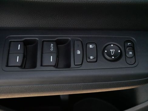 Used 2024 Honda CR-V LX image 19