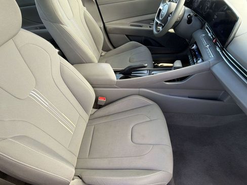 Used 2024 Hyundai Elantra SEL FWD image 35