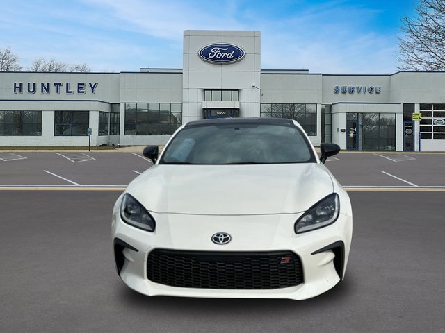 Used 2023 Toyota GR86 RWD image 2