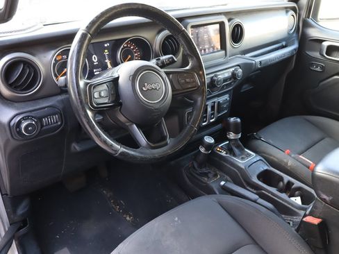 Used 2020 Jeep Wrangler Sport AWD/4WD image 4