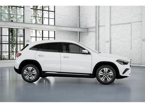 Certified 2026 Mercedes-Benz GLA 250 4MATIC image 15