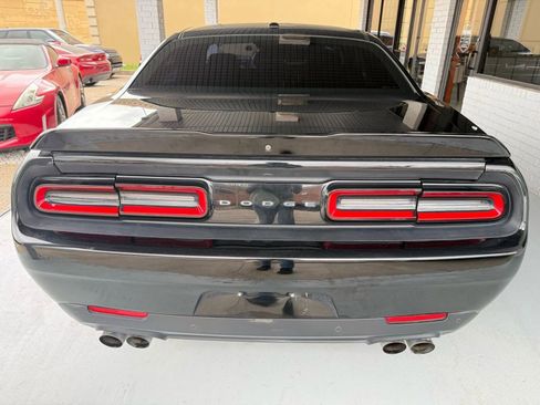 Used 2019 Dodge Challenger R/T image 4