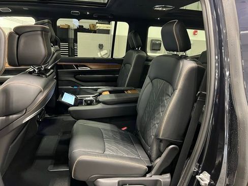 New 2025 Jeep Grand Wagoneer Series III w/ HD Trailer Tow Package AWD/4WD image 17