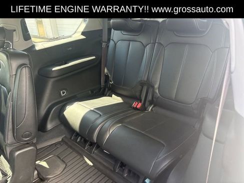 Used 2023 Jeep Grand Cherokee L Limited w/ Luxury Tech Group II image 32