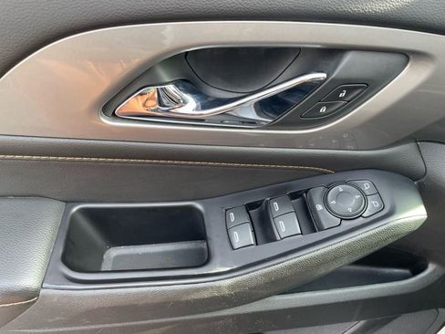 Used 2019 Chevrolet Traverse LS image 12
