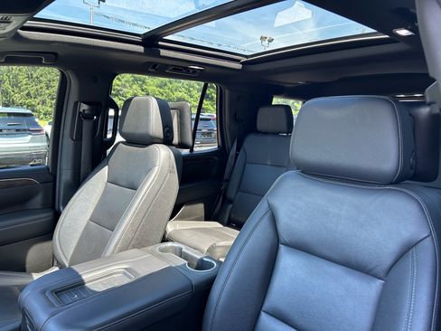 Used 2022 Chevrolet Tahoe LT w/ LT Signature Package AWD/4WD image 9