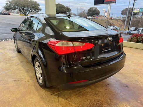 Used 2016 Kia Forte LX image 4