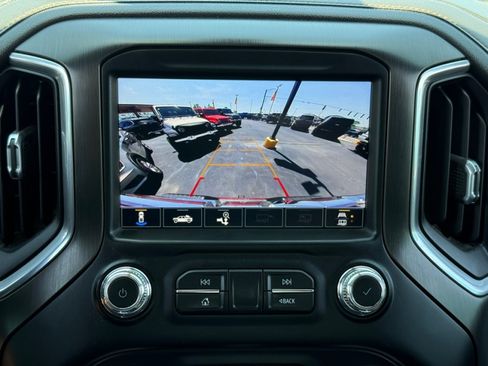 Used 2022 GMC Sierra 2500 AT4 w/ Gooseneck/5TH Wheel Package AWD/4WD image 12