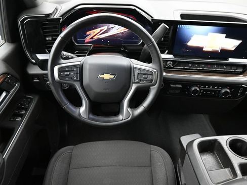 Used 2025 Chevrolet Silverado 2500 LT AWD/4WD image 12