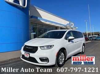 Used 2023 Chrysler Pacifica Touring-L video 1