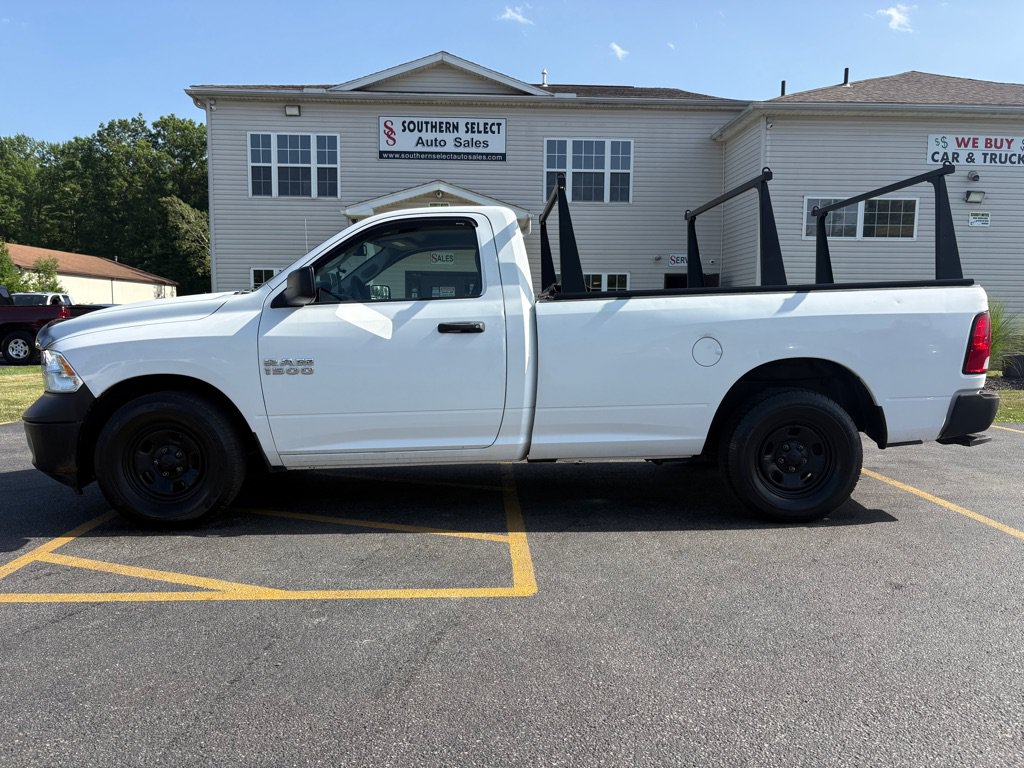 Used 2018 RAM 1500 Express RWD image 1