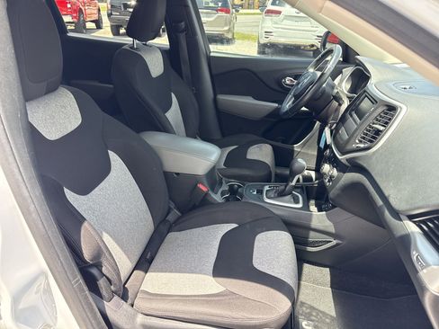 Used 2014 Jeep Cherokee Latitude image 21