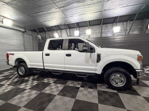 Used 2022 Ford F250 XL w/ Power Equipment Group image 9