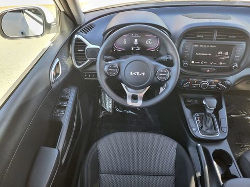 Used 2023 Kia Soul LX FWD image 22