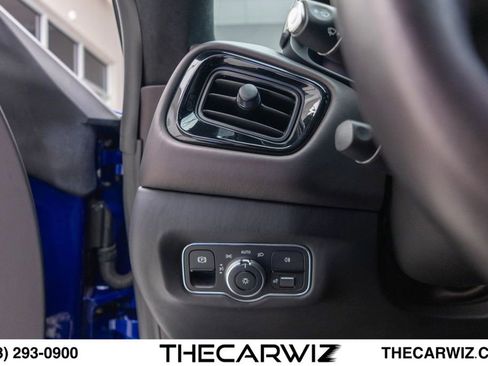 Used 2023 Aston Martin V8 Vantage Coupe RWD image 46