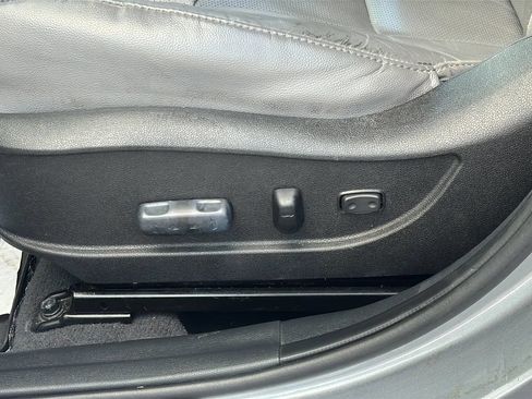 Used 2016 Hyundai Elantra Limited w/ Option Group 04 FWD image 10
