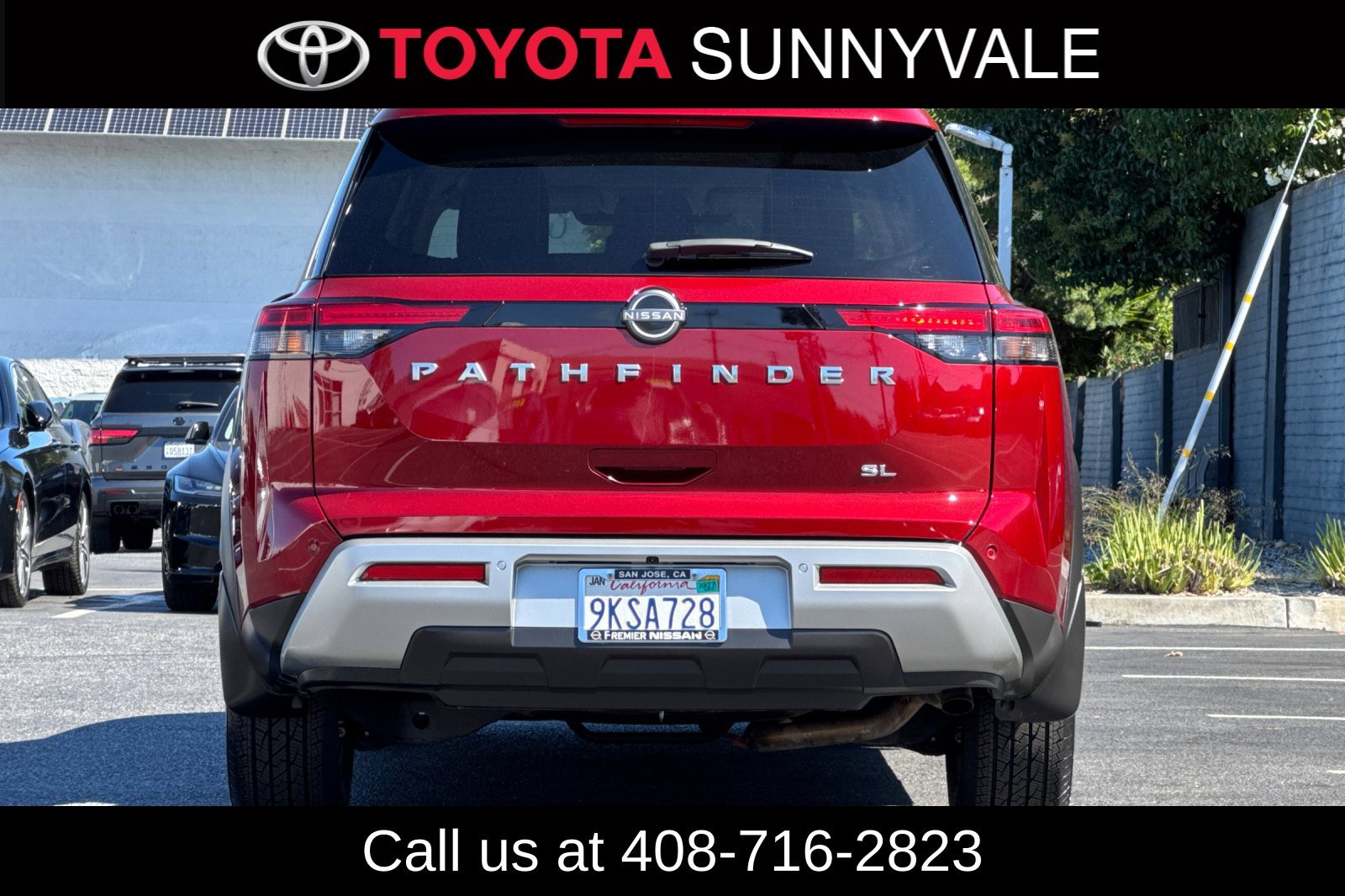 Used 2024 Nissan Pathfinder SL FWD image 5