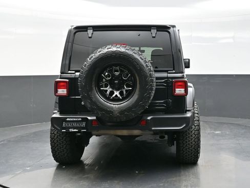 Used 2018 Jeep Wrangler Unlimited Sahara image 6