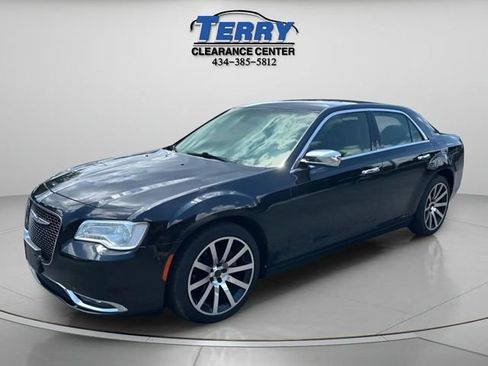 Used 2019 Chrysler 300 Limited RWD image 4